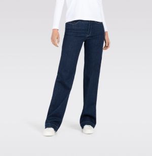 D683