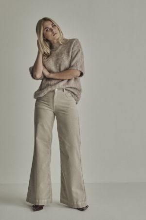  009 Ivory Grey